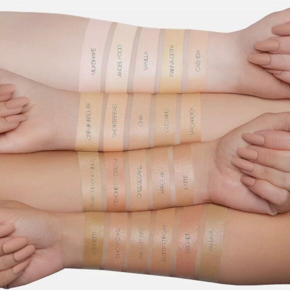 #FauxFilter Skin Finish Buildable Coverage Foundation Stick - Picture 2 of 5